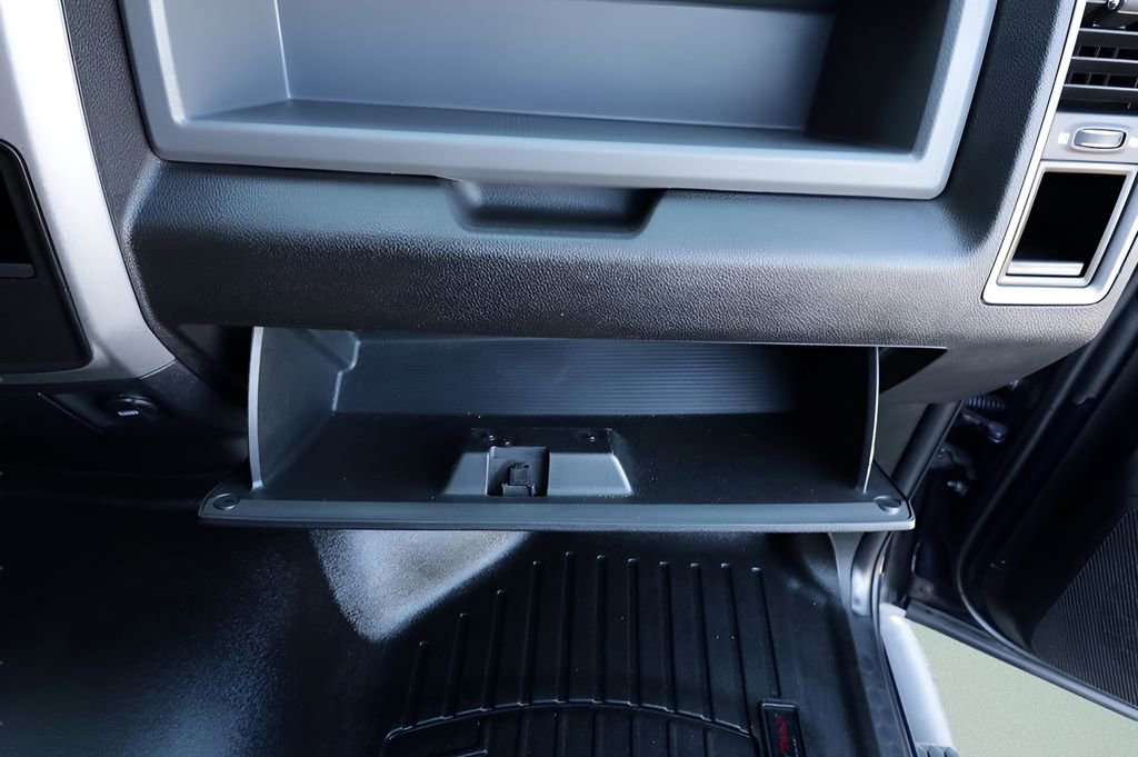 Used 2018 RAM 1500 Express w/ Express Value Package image 40