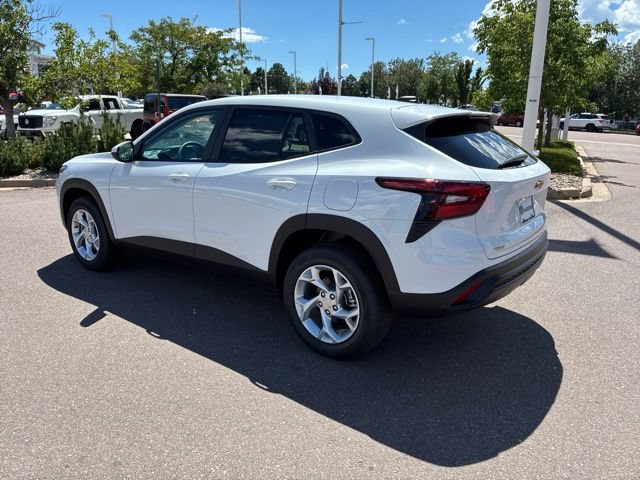 New 2026 Chevrolet Trax LS w/ LS Convenience Package FWD image 16