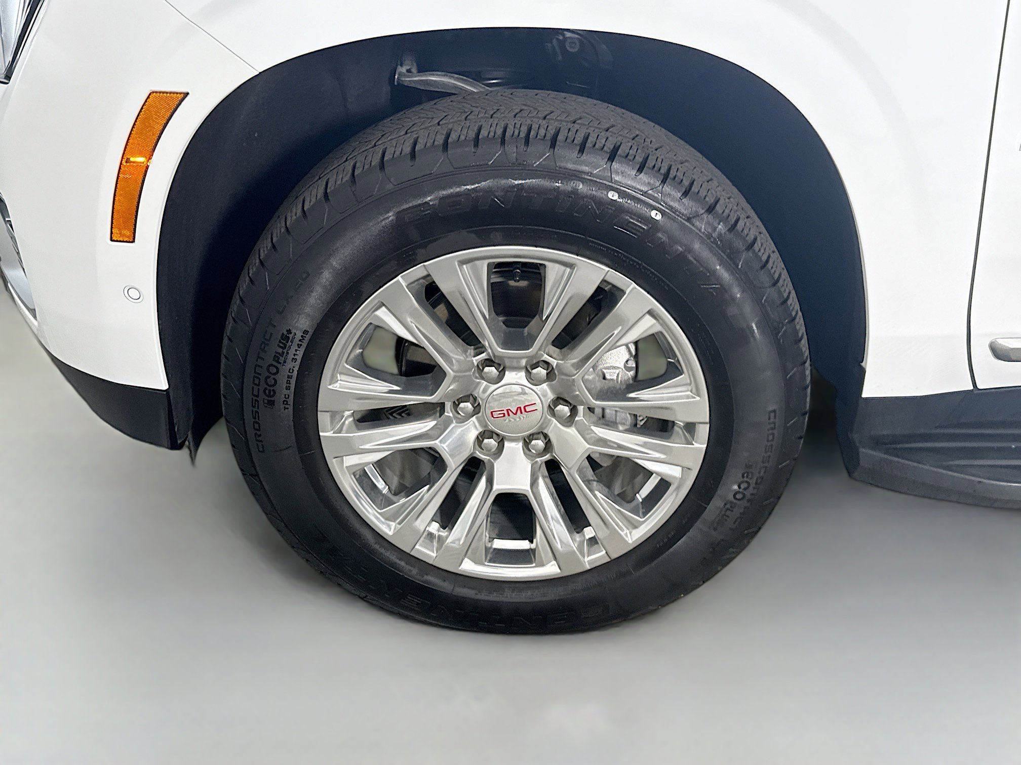 Used 2025 GMC Yukon XL Denali AWD/4WD image 38