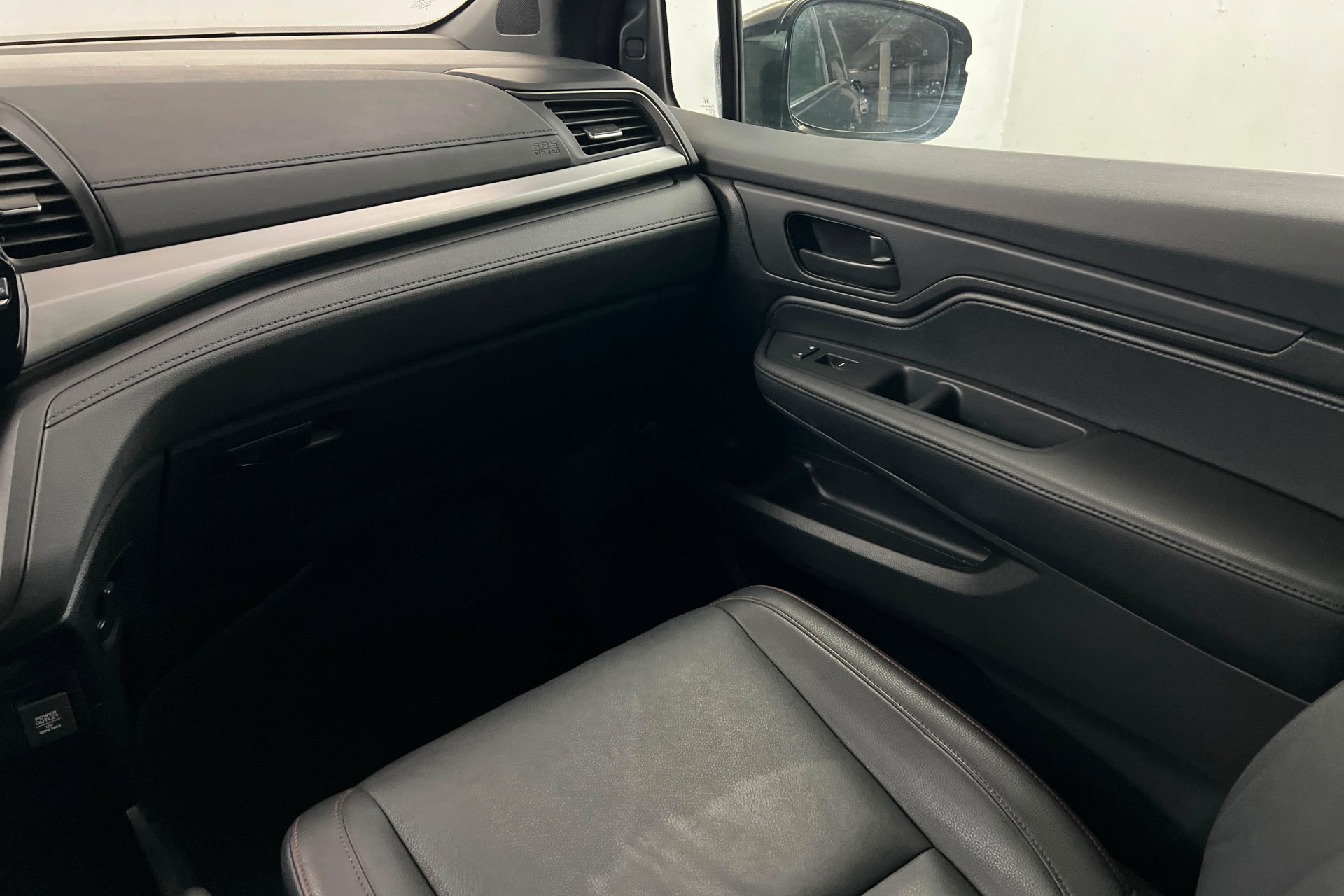 Used 2025 Honda Odyssey Sport-L image 11
