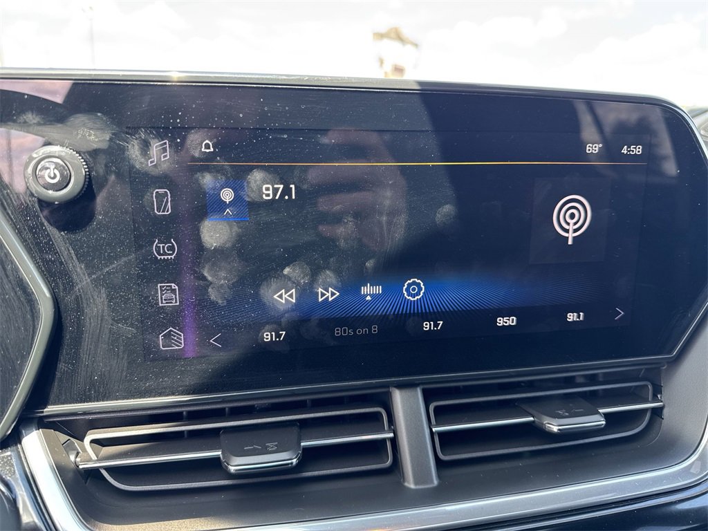 Used 2024 Chevrolet Trax RS w/ Sunroof Package image 16