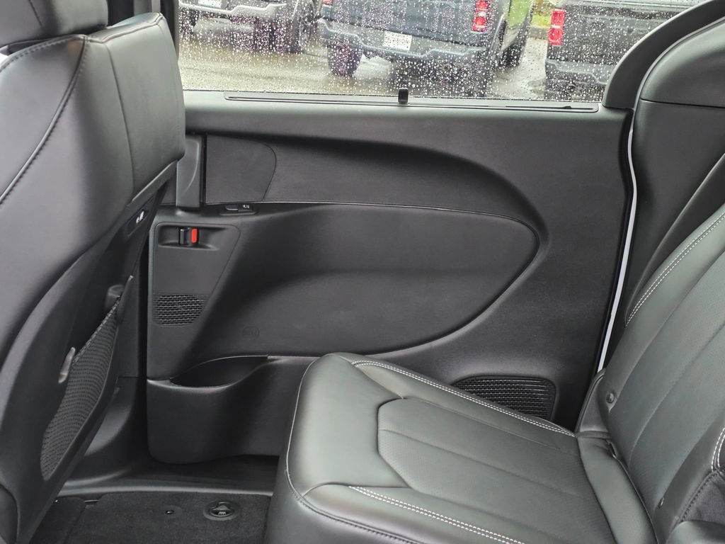 New 2026 Chrysler Pacifica Select image 38