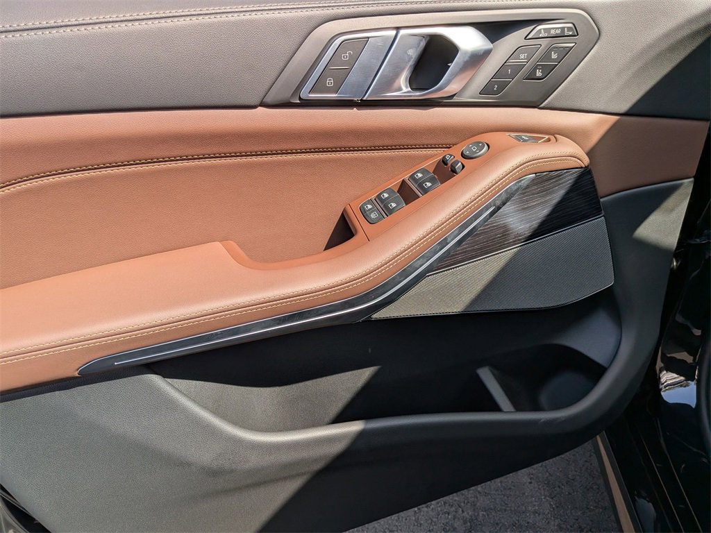 New 2026 BMW X7 M60i image 15