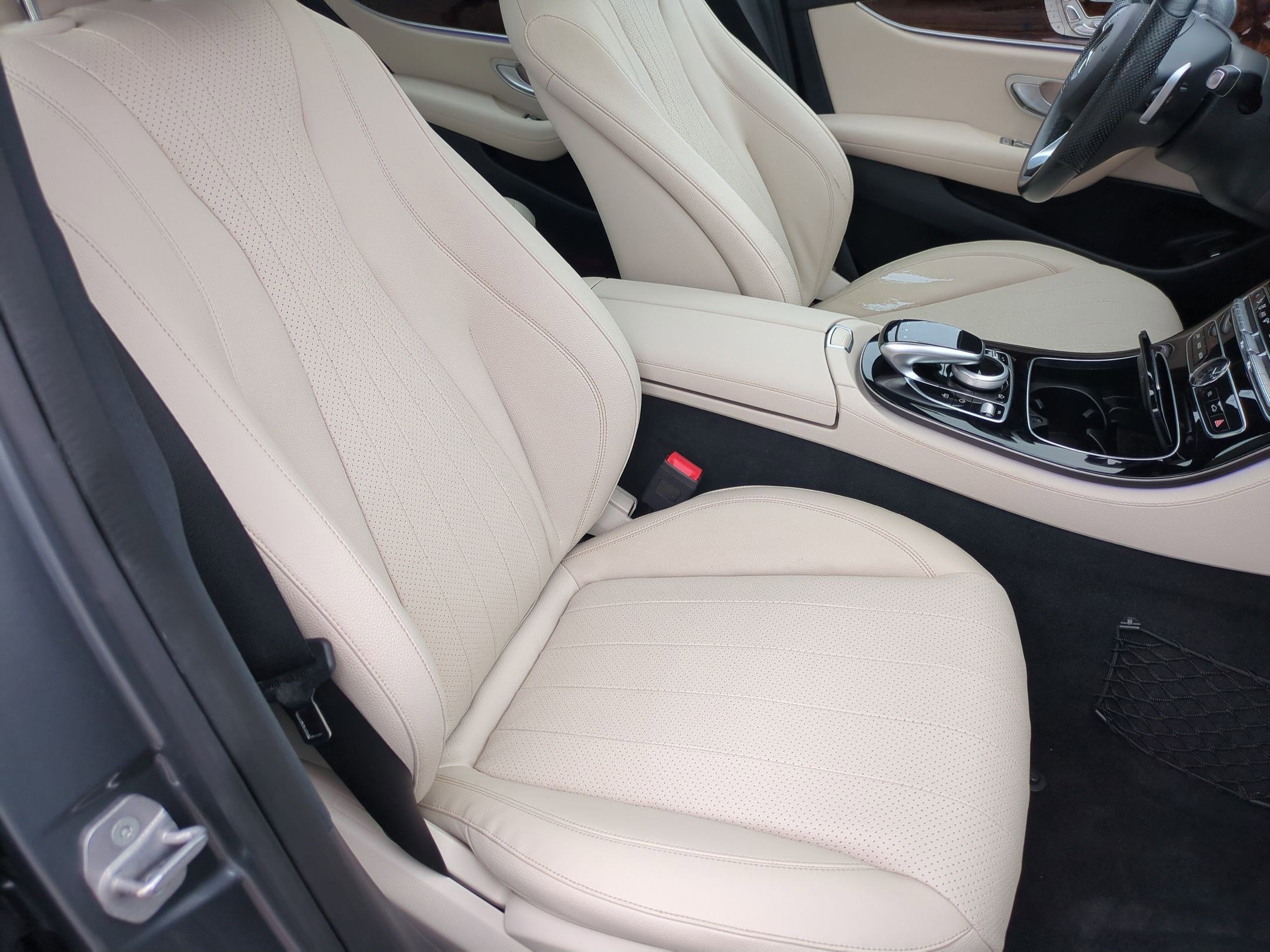 Used 2017 Mercedes-Benz E 300 4MATIC image 36