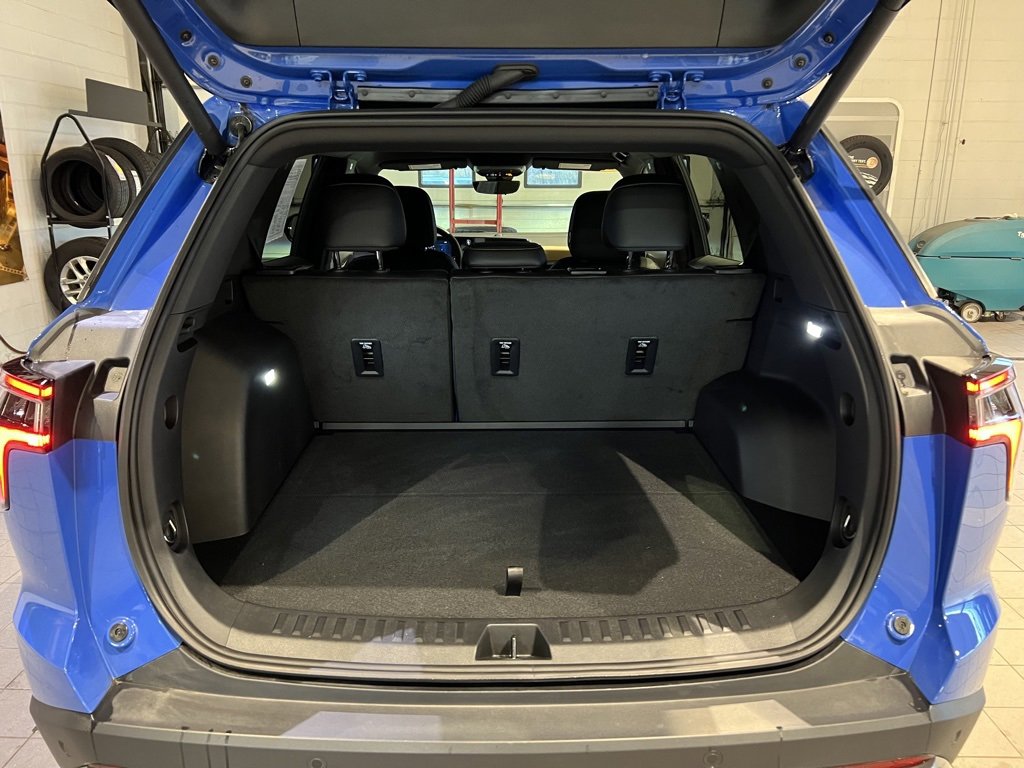 New 2025 Chevrolet Equinox ACTIV w/ Safety and Technology Package image 7