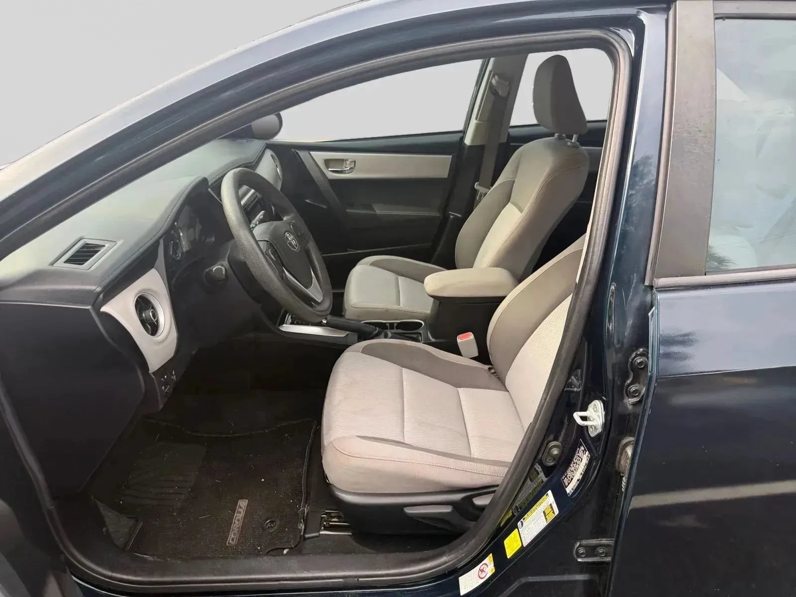 Used 2018 Toyota Corolla LE FWD image 9