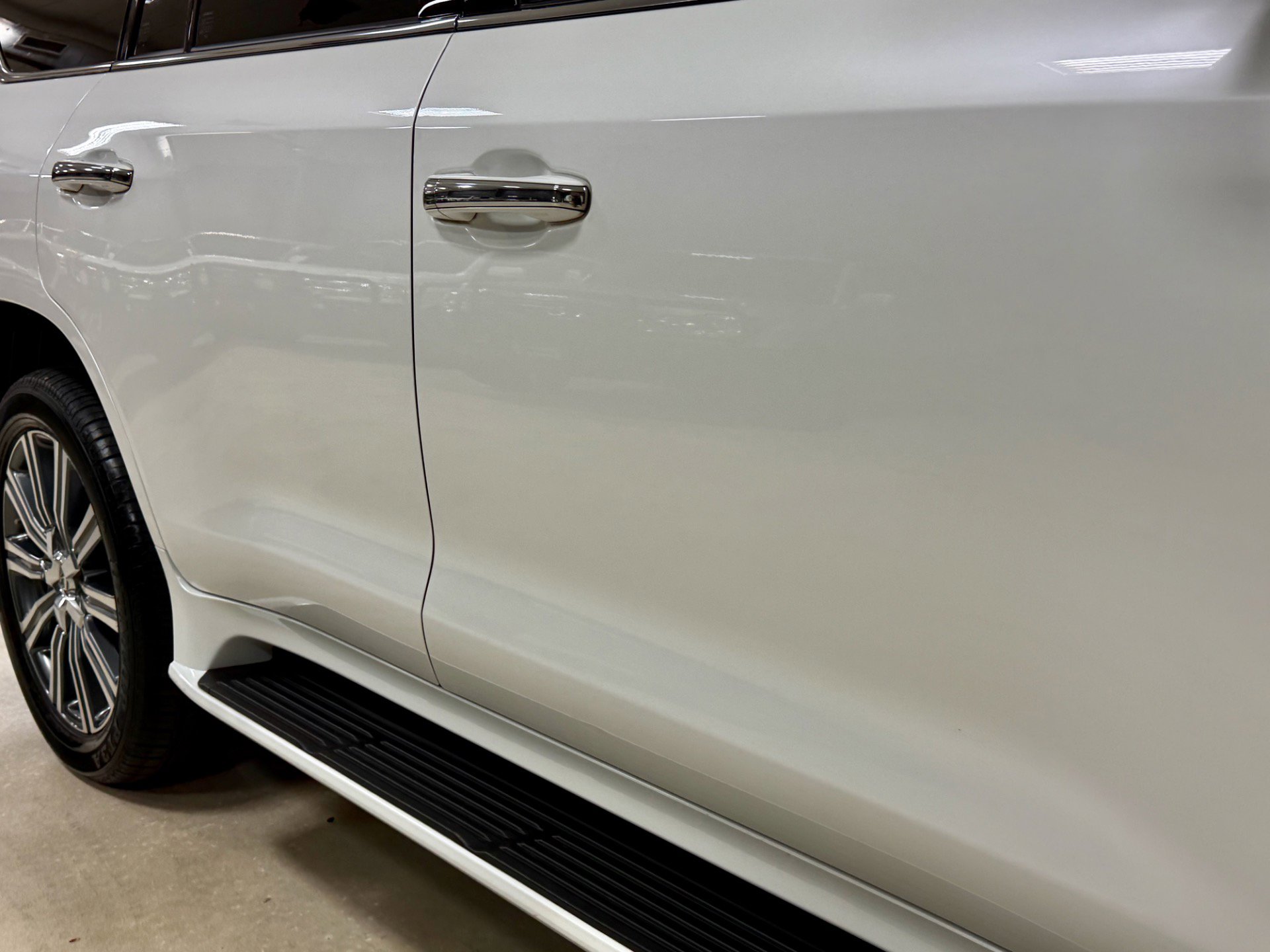 Used 2016 Lexus LX 570 4WD image 13