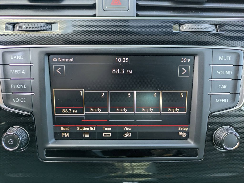 Used 2017 Volkswagen GTI SE image 22