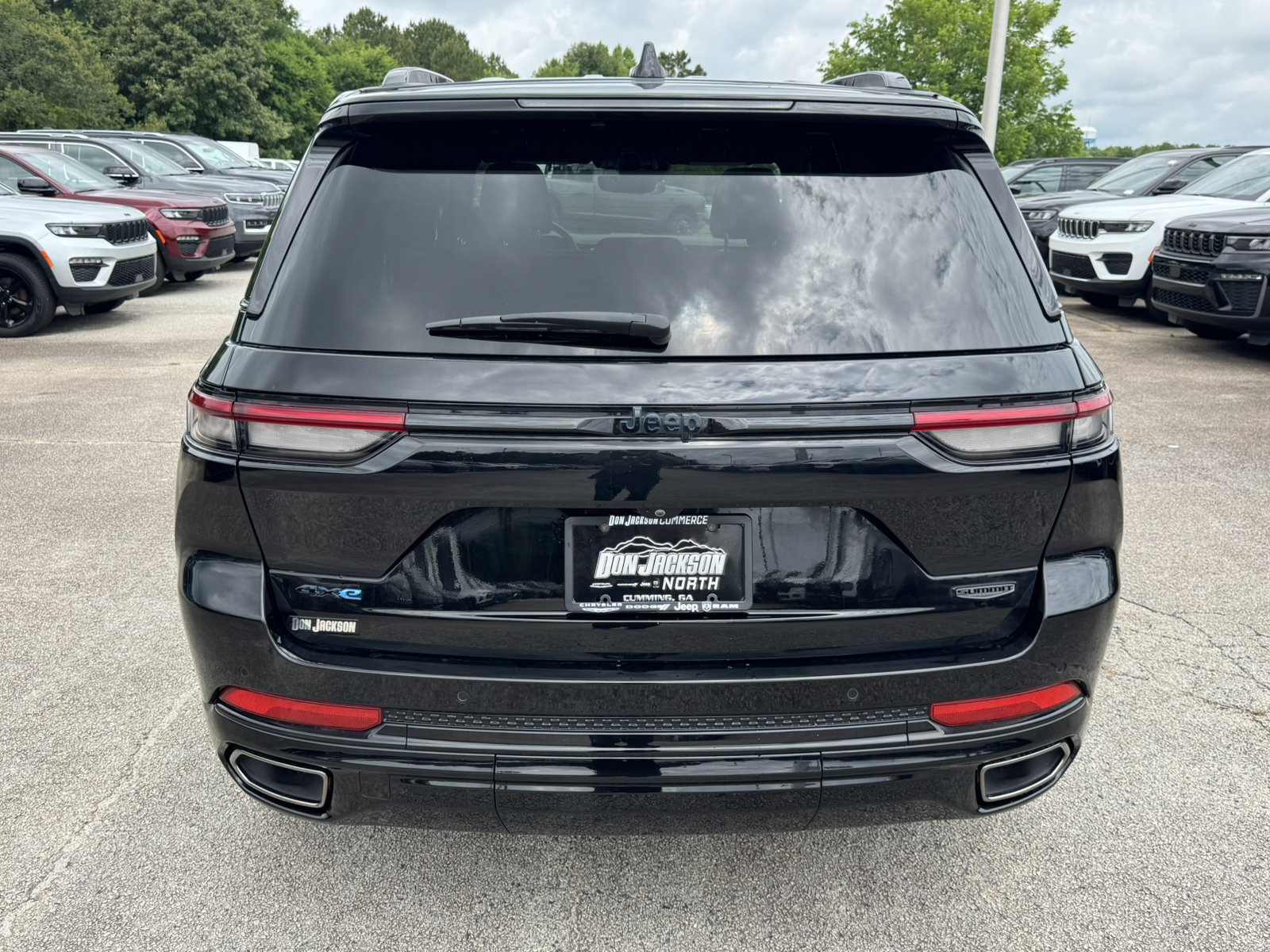 Used 2024 Jeep Grand Cherokee Summit AWD/4WD image 6