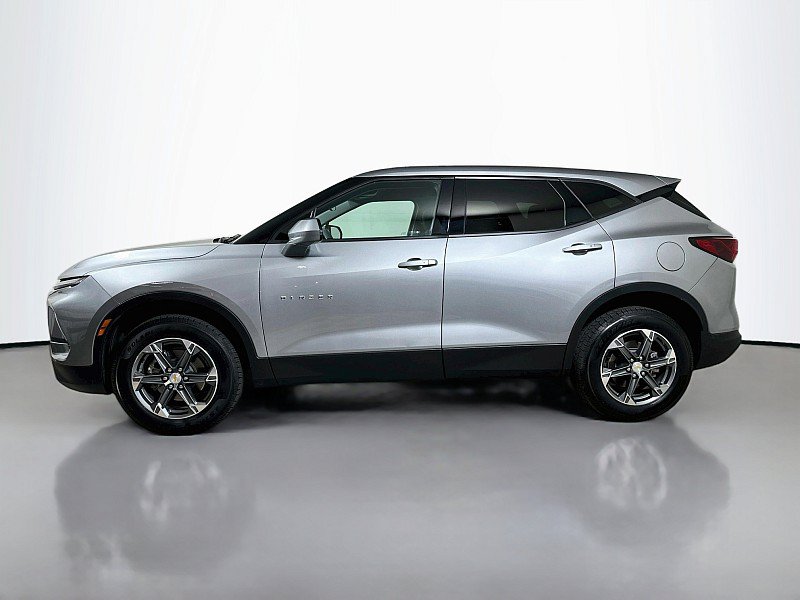 Used 2025 Chevrolet Blazer LT FWD image 4