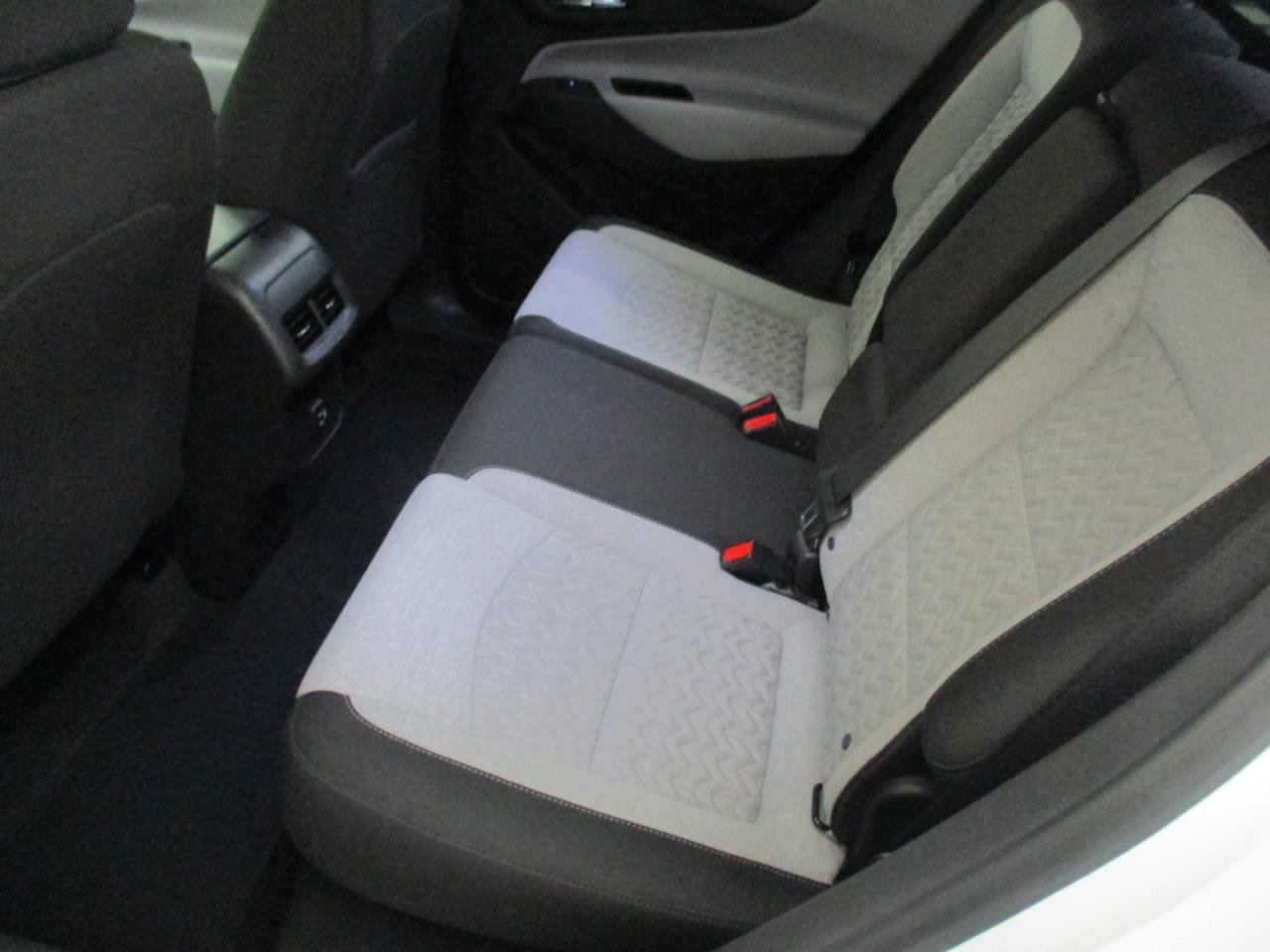 Used 2023 Chevrolet Equinox LT w/ Driver Convenience Package AWD/4WD image 10