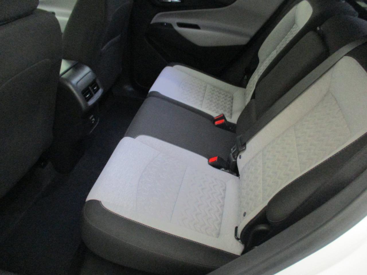 Used 2023 Chevrolet Equinox LT w/ Driver Convenience Package image 10