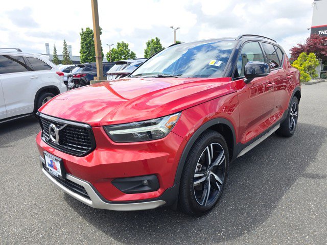 Used 2021 Volvo XC40 T5 R-Design image 8