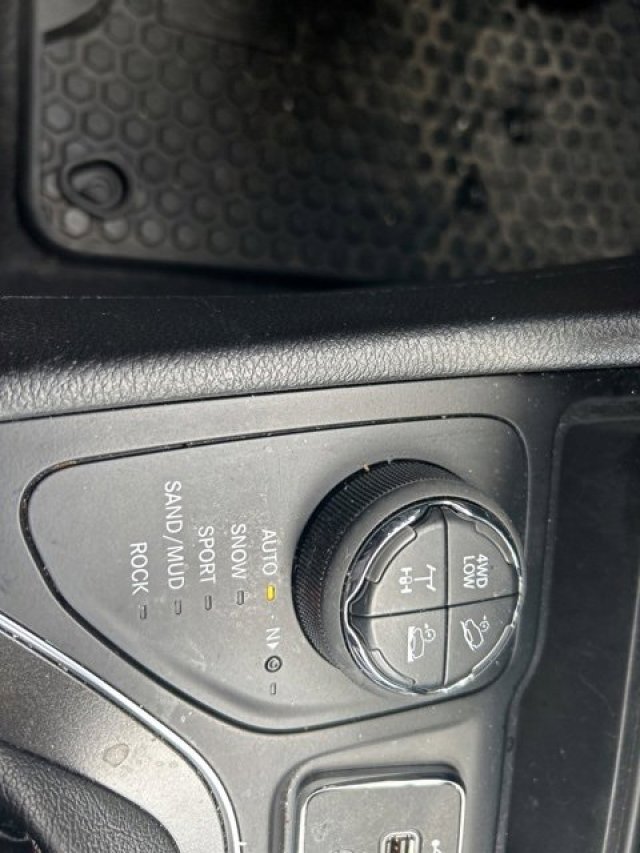 Used 2021 Jeep Cherokee Trailhawk w/ Trailer Tow Group image 20