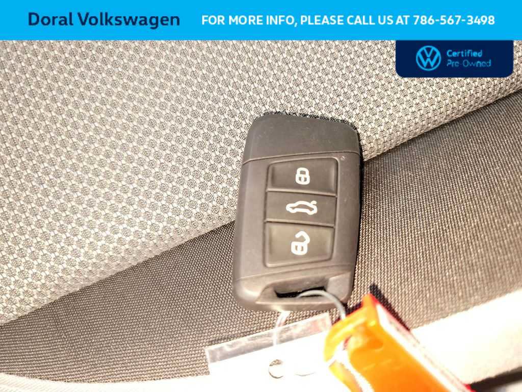 Certified 2023 Volkswagen Taos S FWD image 32