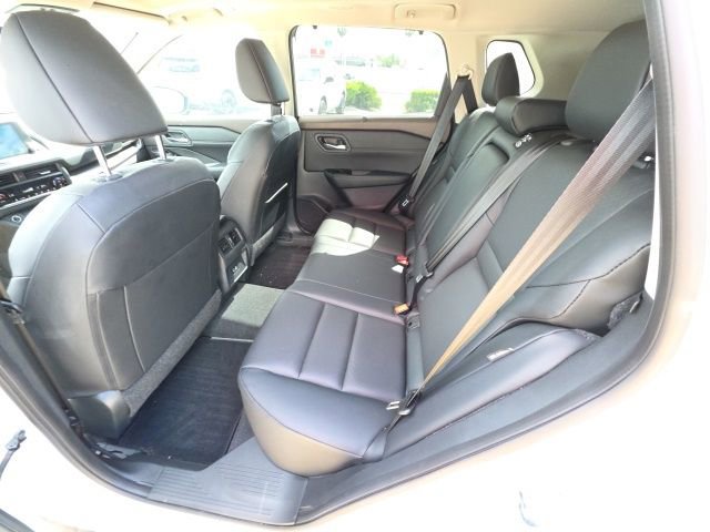 Used 2023 Nissan Rogue SV w/ SV Premium B Package image 24