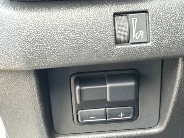 Used 2025 GMC Canyon AT4 image 26