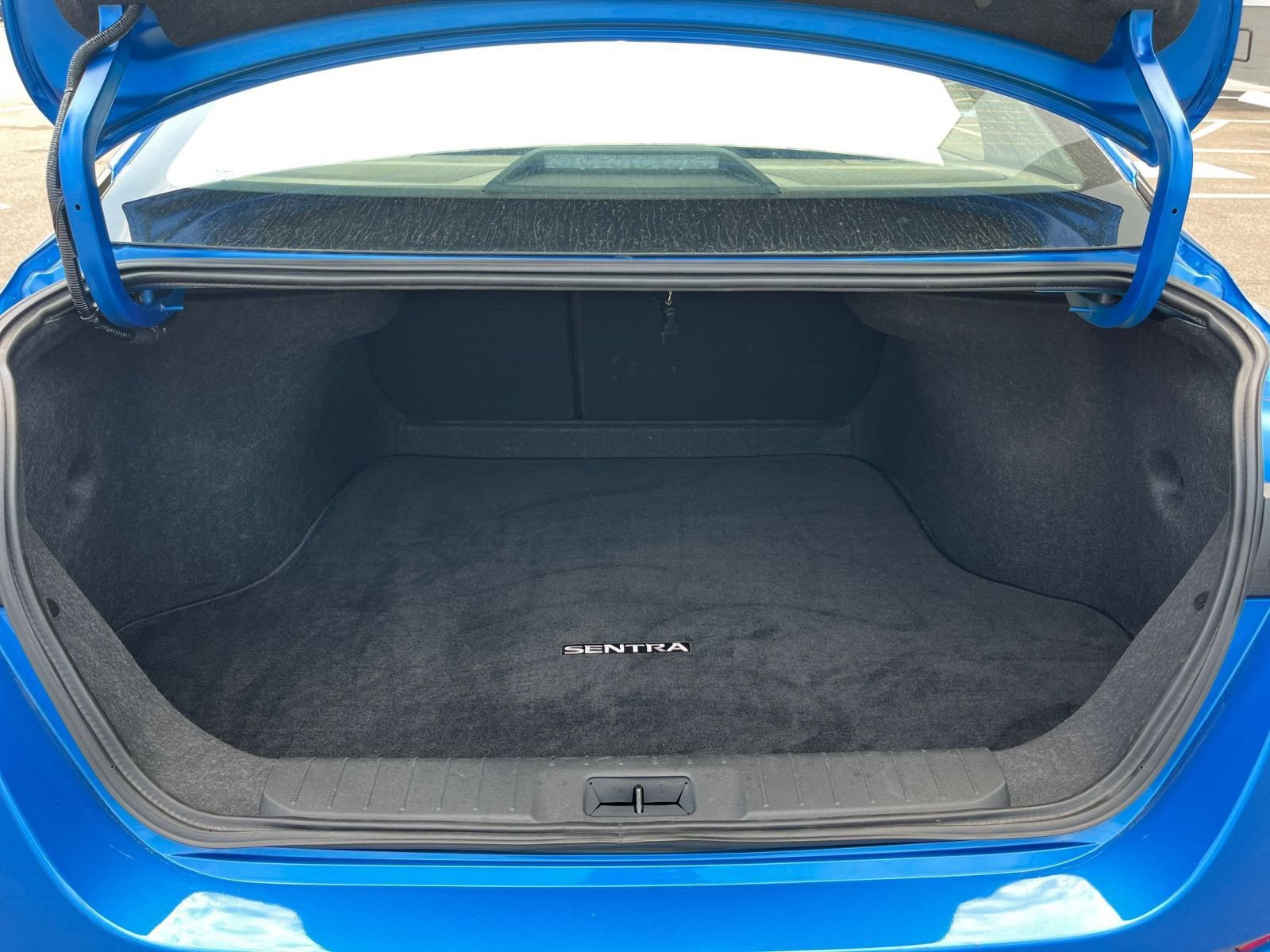 Used 2025 Nissan Sentra SV FWD image 36