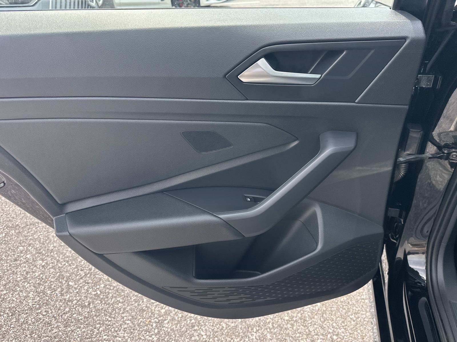 Used 2020 Volkswagen Jetta SE FWD image 29
