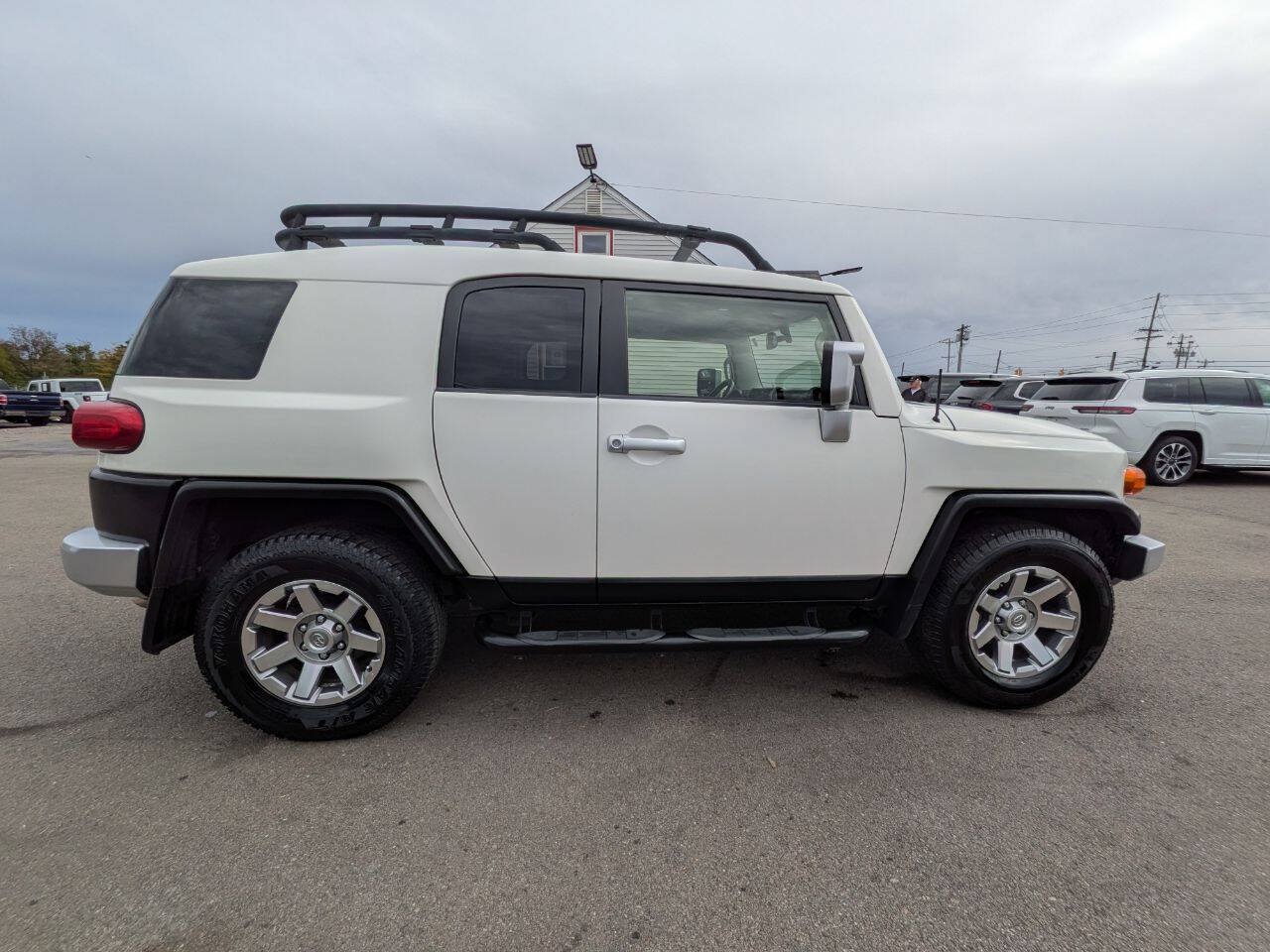 Used 2014 Toyota FJ Cruiser 2WD w/ Convenience Package image 8