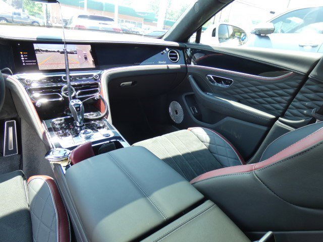 Used 2024 Bentley Flying Spur W12 image 13