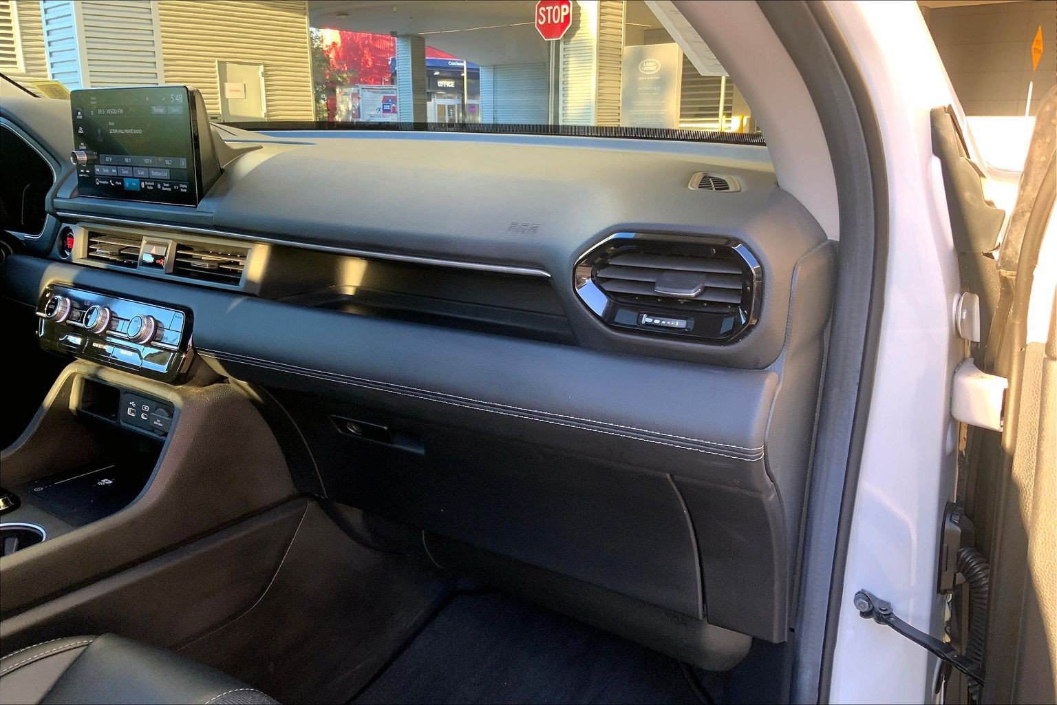 Used 2025 Honda Pilot Touring image 18