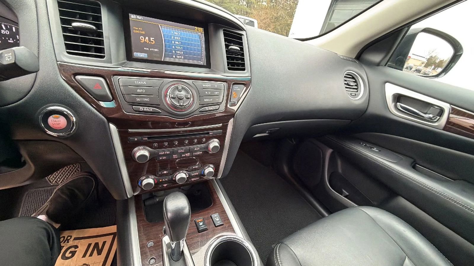 Used 2013 Nissan Pathfinder SL image 27