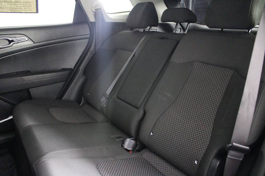 Used 2023 Kia Sportage LX image 18