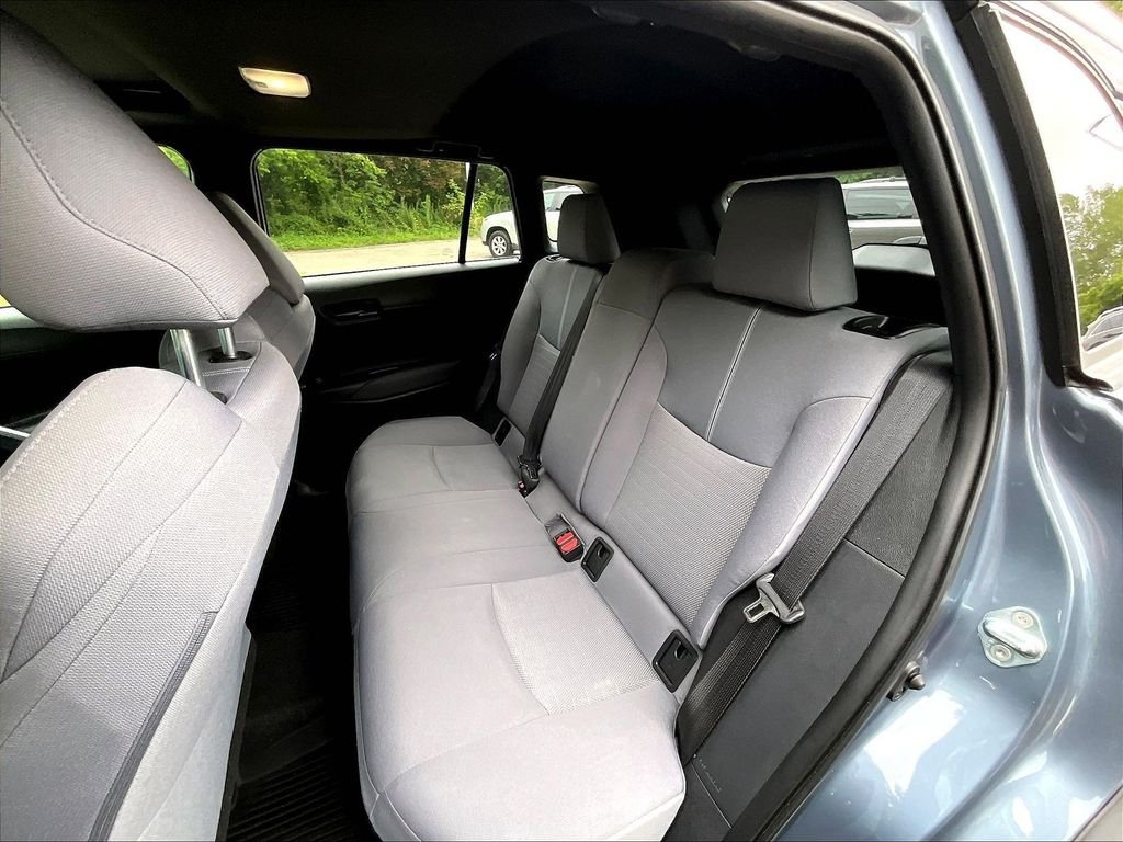 Used 2023 Toyota Corolla Cross AWD Hybrid w/ Moonroof Package image 15