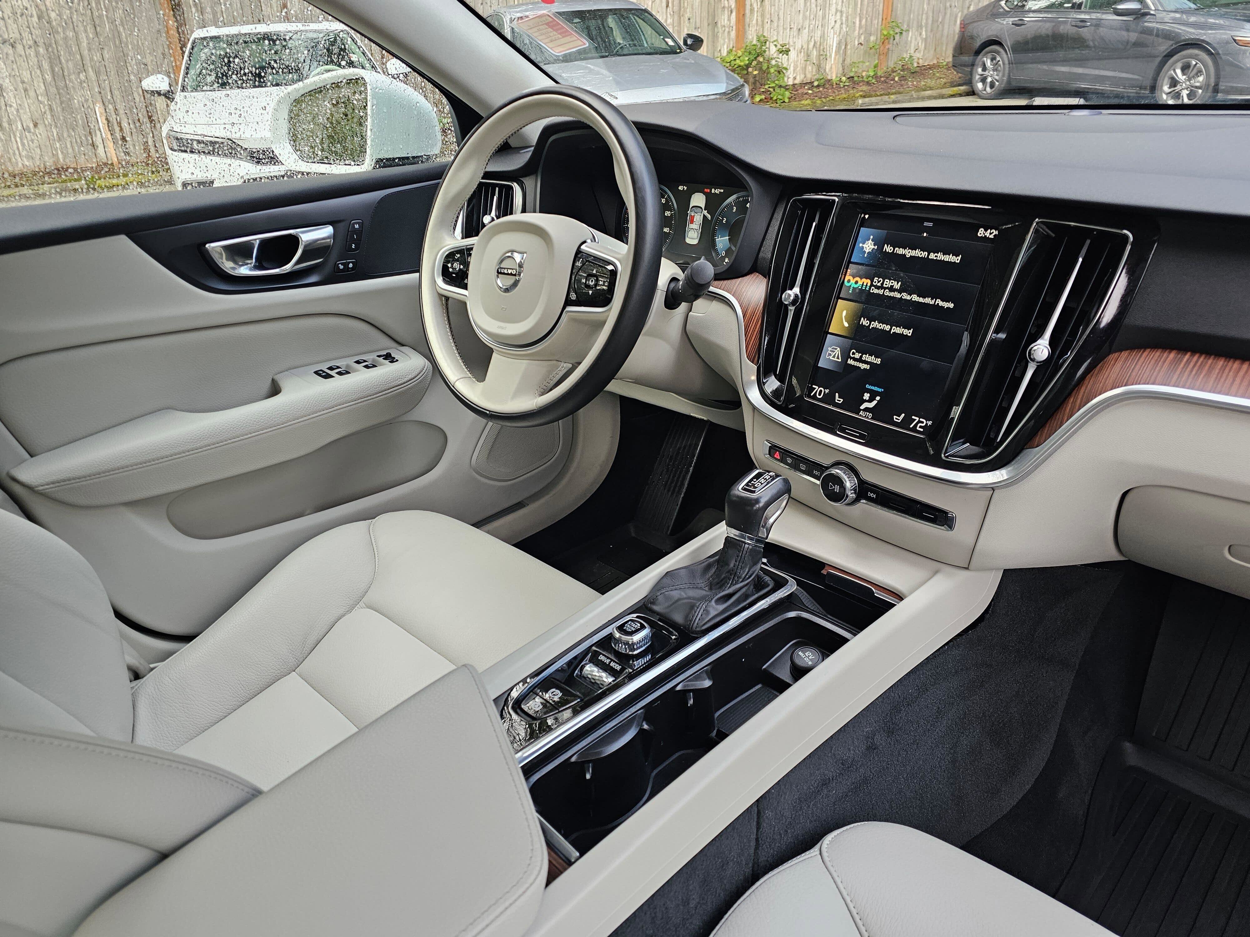 Used 2020 Volvo S60 T5 Momentum FWD image 10