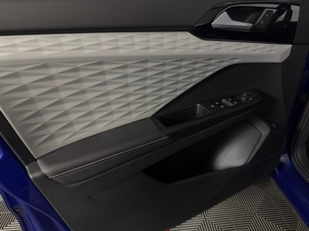 Used 2024 Volkswagen Taos S image 23