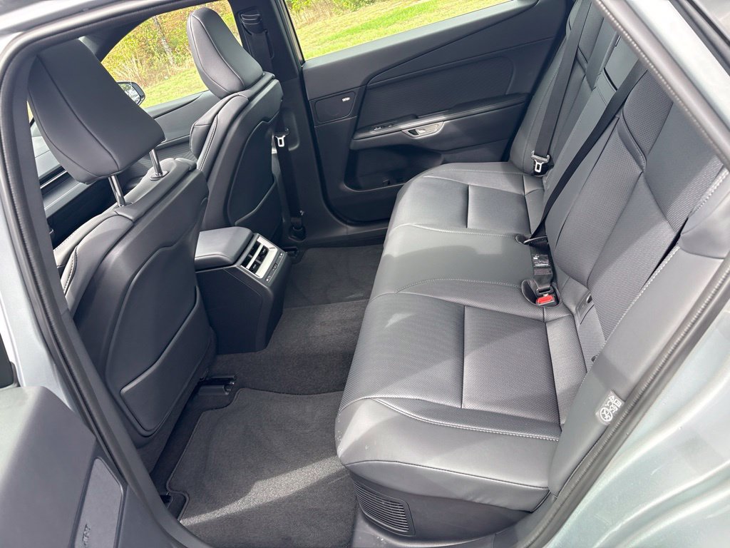 Used 2026 Lexus ES 350h w/ Cold Area Package FWD image 20