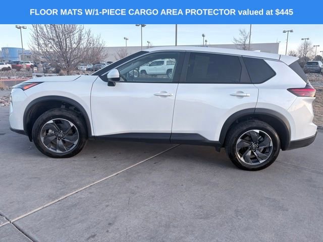 Used 2024 Nissan Rogue SV image 4