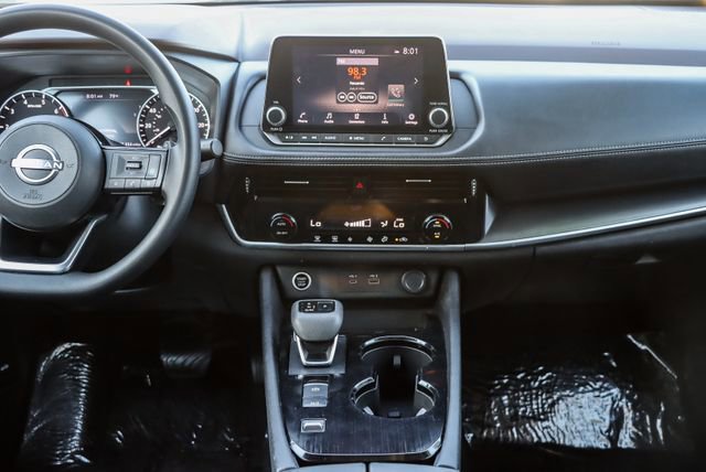 Used 2022 Nissan Rogue SV image 15