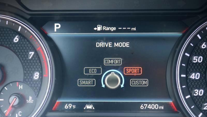 Used 2019 Genesis G70 2.0T Advanced w/ Sport Package RWD image 15