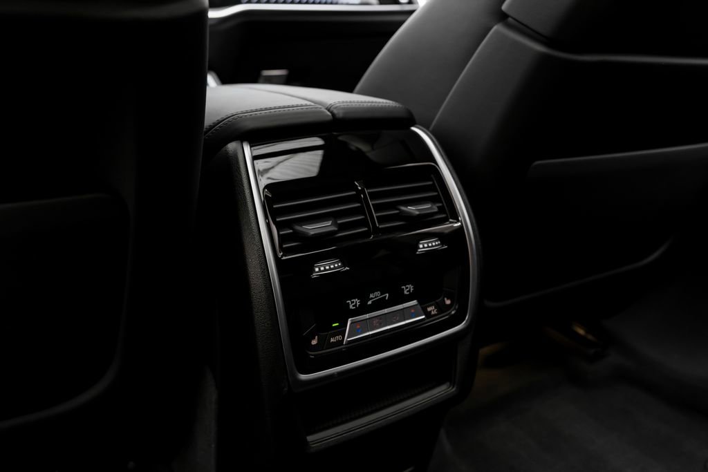 Used 2025 BMW X6 M Competition w/ Executive Package image 34