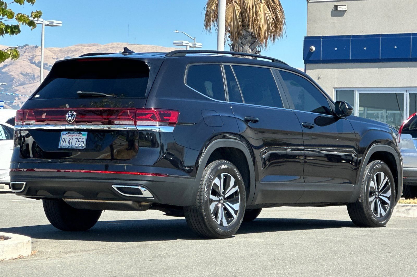 Used 2024 Volkswagen Atlas SE FWD image 4