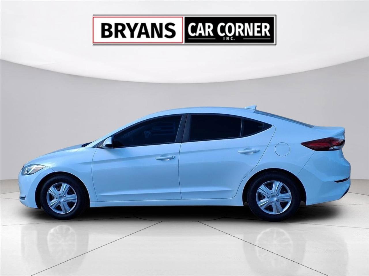 Used 2017 Hyundai Elantra SE image 16