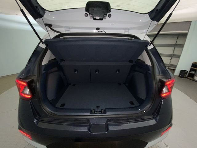 Used 2024 Hyundai Venue Limited FWD image 23