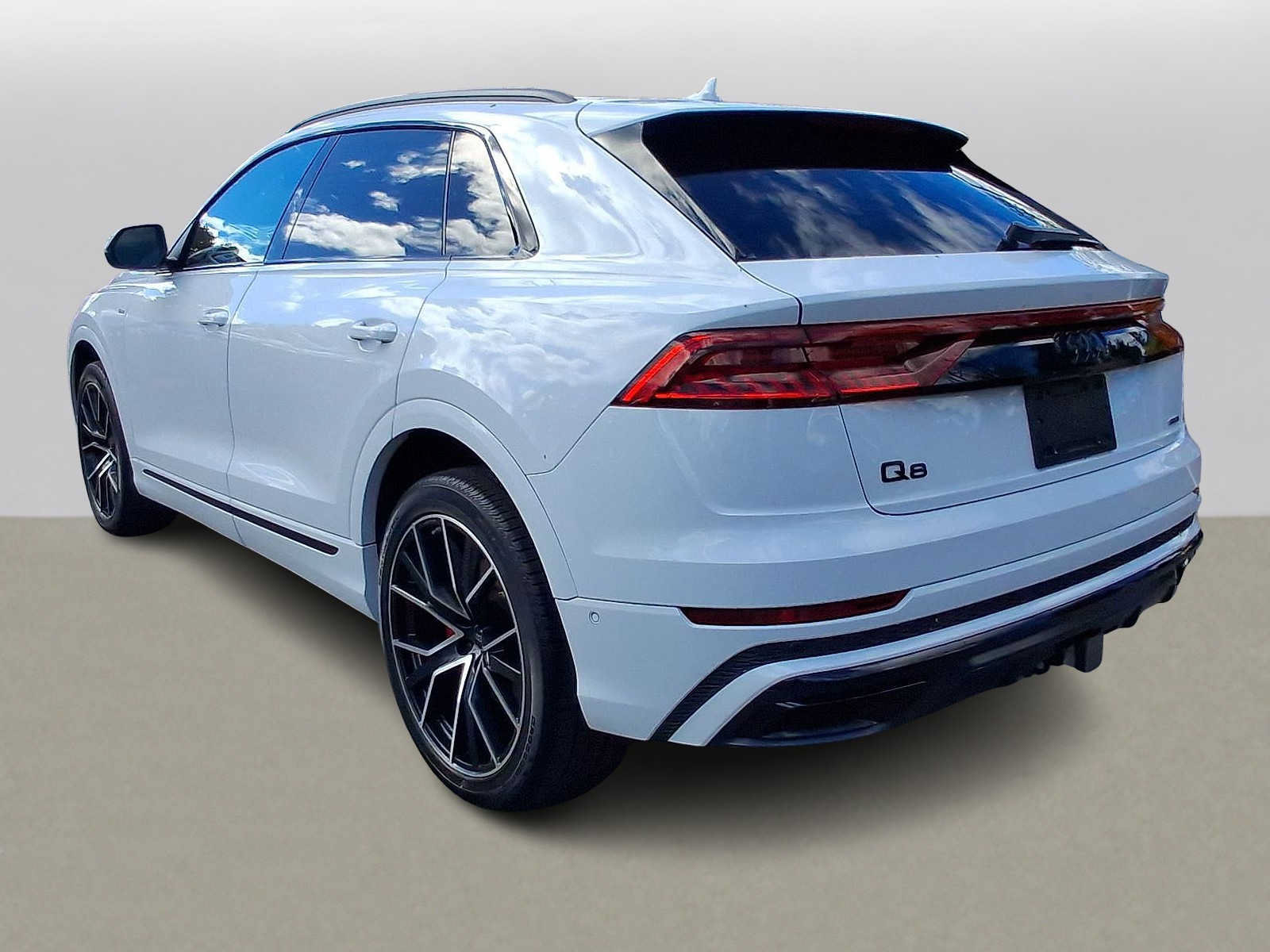 Certified 2023 Audi Q8 Premium Plus AWD/4WD image 28