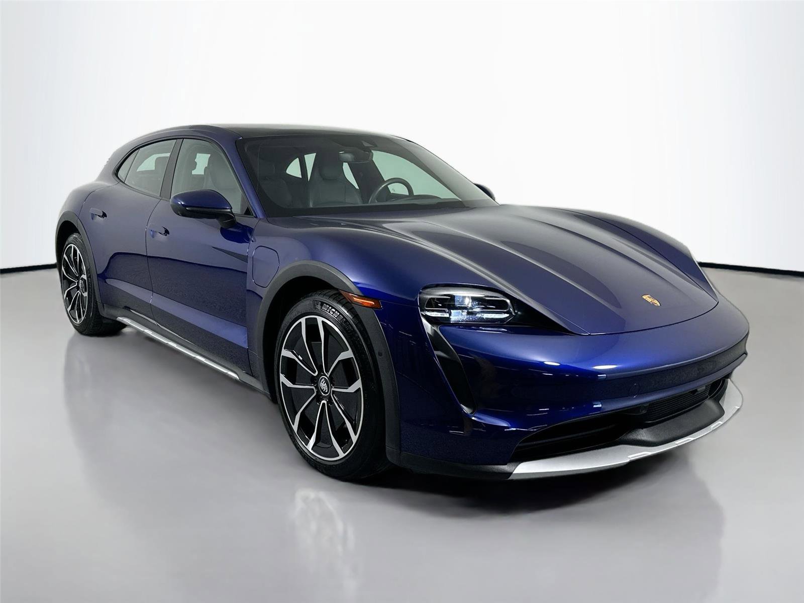 Certified 2024 Porsche Taycan 4 Cross Turismo AWD/4WD image 9