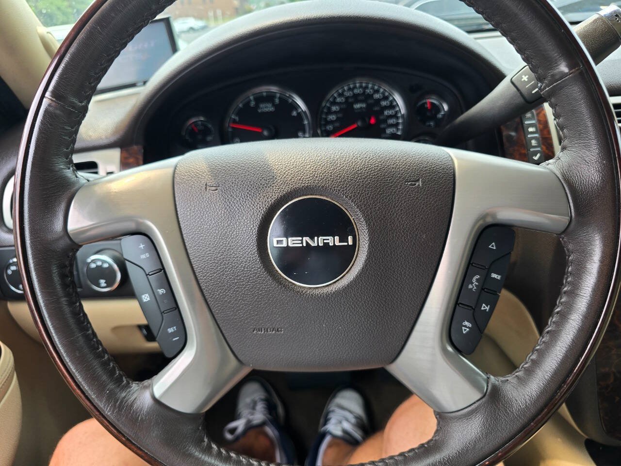 Used 2011 GMC Sierra 3500 Denali AWD/4WD image 18