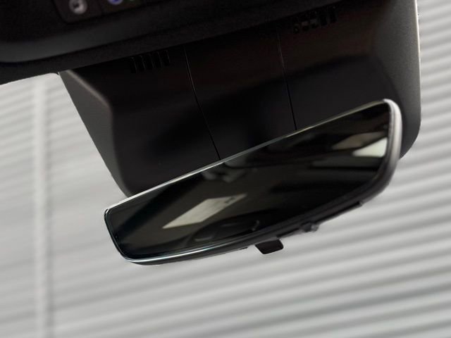 Used 2021 Cadillac Escalade Premium Luxury image 28