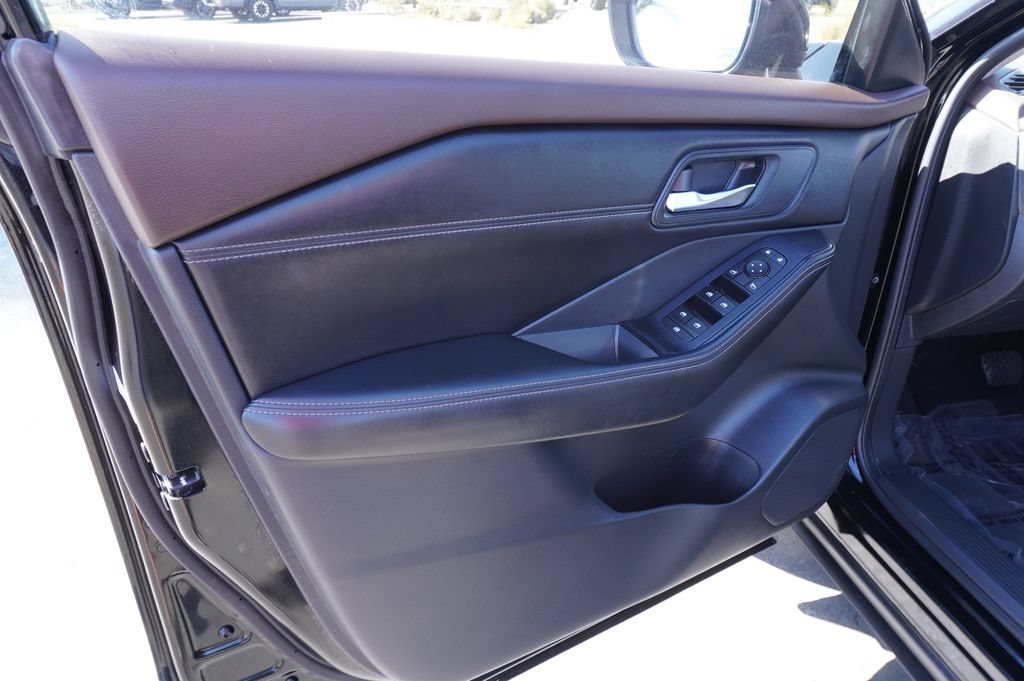 Certified 2023 Nissan Rogue SV w/ SV Premium B Package FWD image 15
