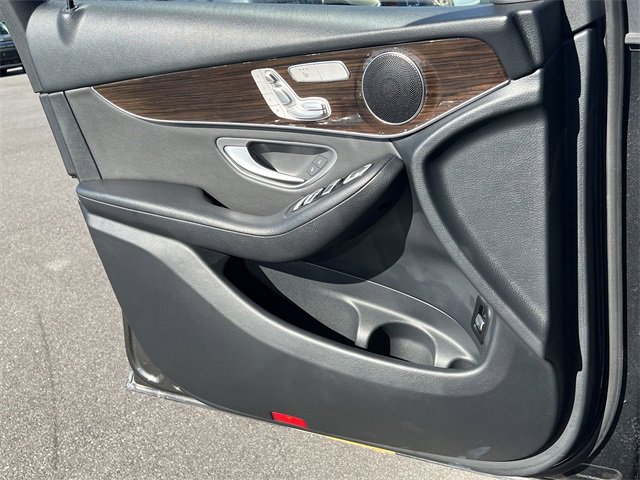 Used 2022 Mercedes-Benz GLC 300 4MATIC image 23