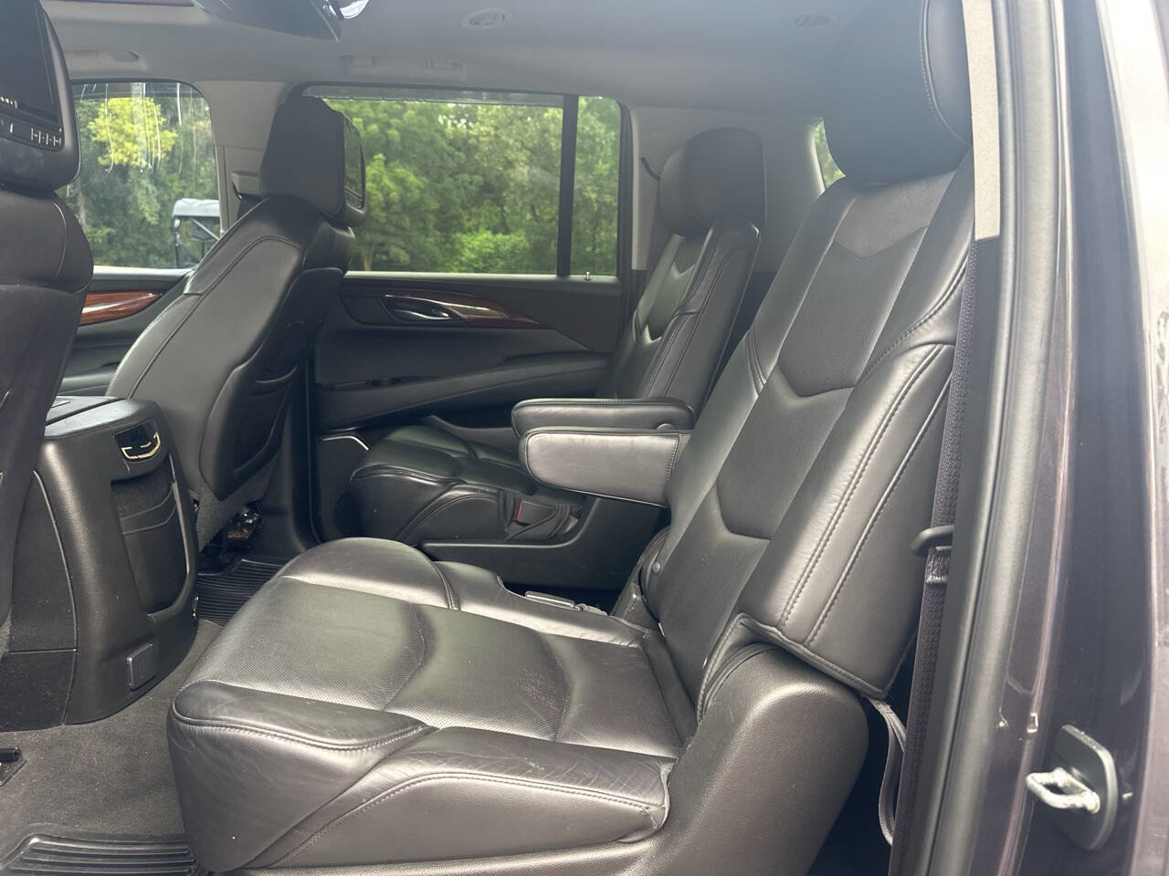 Used 2015 Cadillac Escalade ESV Luxury image 20