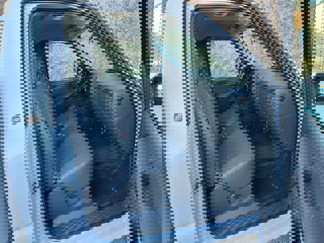 Used 2004 Chevrolet Silverado 2500 W/T image 20