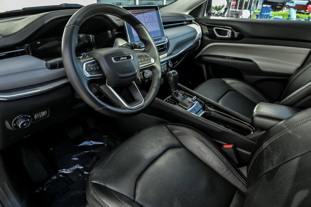 Used 2022 Jeep Compass Limited w/ Elite Group AWD/4WD image 16