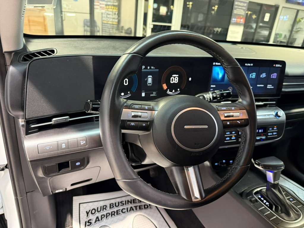 Used 2025 Hyundai Kona SEL image 33
