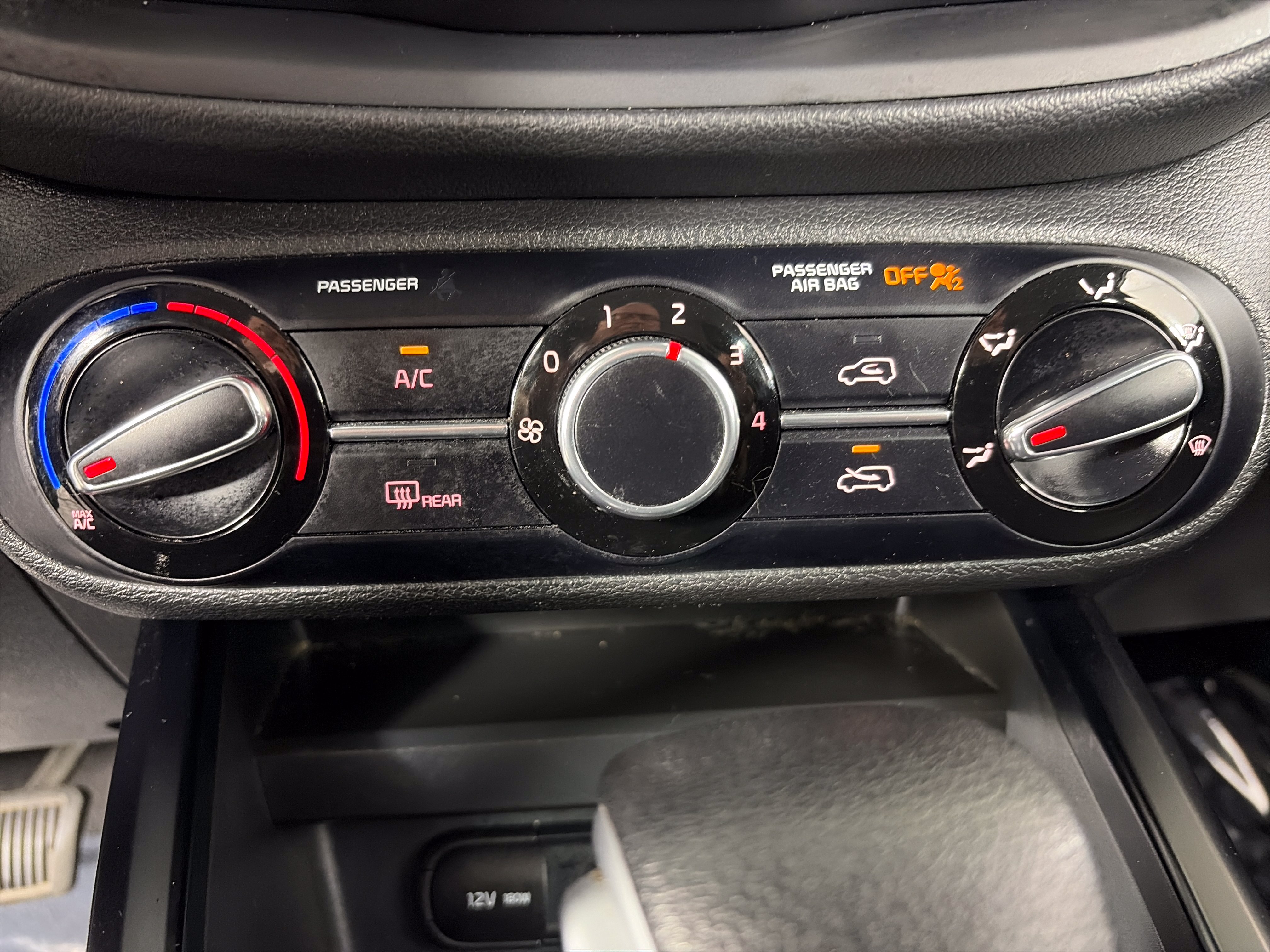 Certified 2022 Kia Soul LX w/ Technology Package FWD image 22